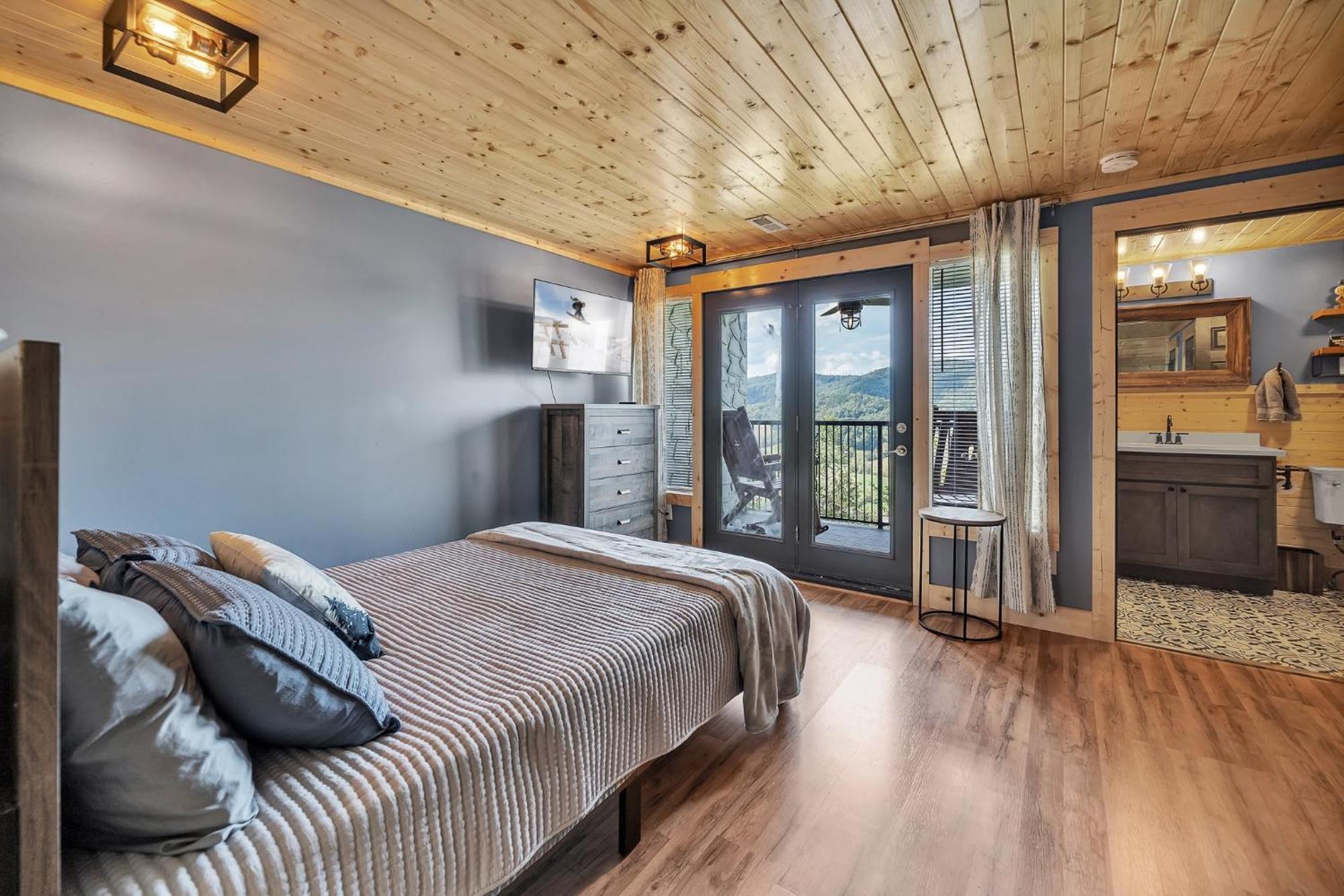 Mountain Views At Dolly'S Castle Unit 2 Apartment Сивиървил Екстериор снимка