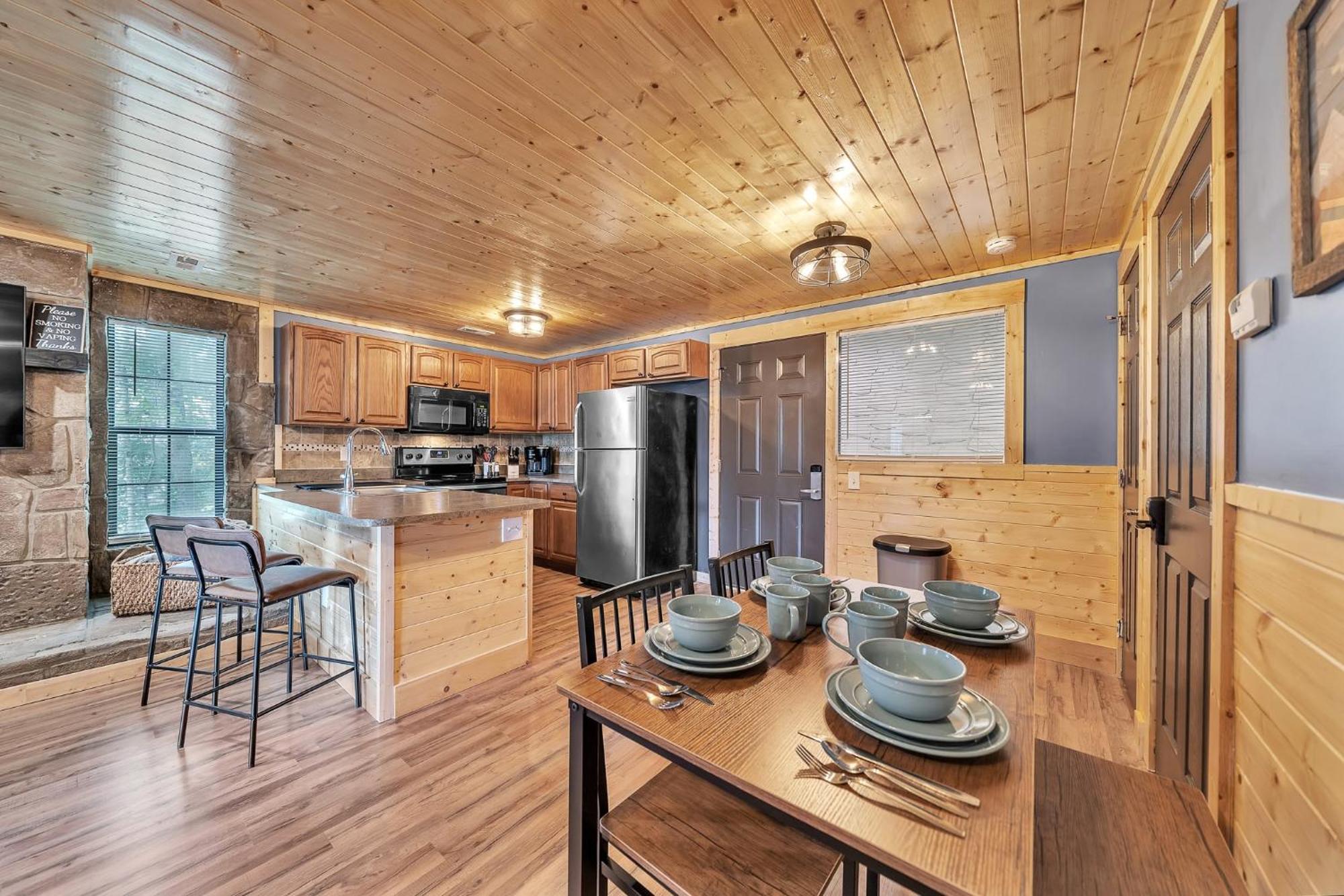 Mountain Views At Dolly'S Castle Unit 2 Apartment Сивиървил Екстериор снимка